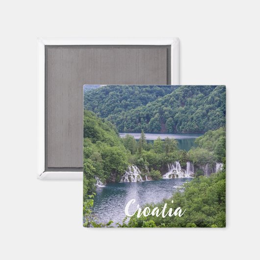 クロアチアの緑の森と滝の滝 マグネット (正面/裏面)