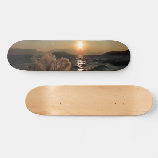 クロアチアの美しい夕日の防波堤 スケートボード (横)