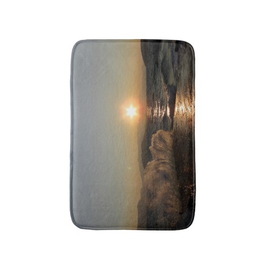 クロアチアの美しい夕日の防波堤 バスマット (正面縦)