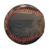 クロアチアの美しい夕日の防波堤 野球ボール (正面左)