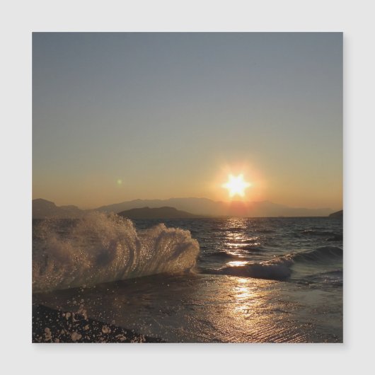 クロアチアスラチンの波ブレーカ (正面)