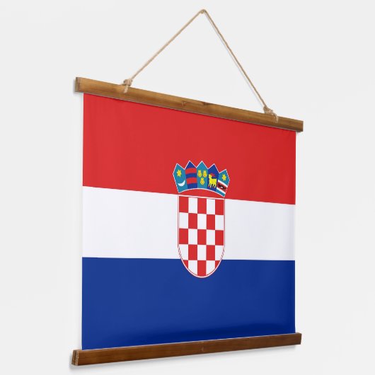 クロアチア国旗を掲げたウォールタペストリー 吊り下げ型タペストリー (傾斜あり)