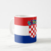クロアチア国旗を掲げたマグカップ コーヒーマグカップ (正面左)