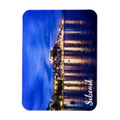 クロアチア、シベニックのライトアップされた港 マグネット (縦)