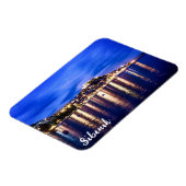 クロアチア、シベニックのライトアップされた港 マグネット (左側)