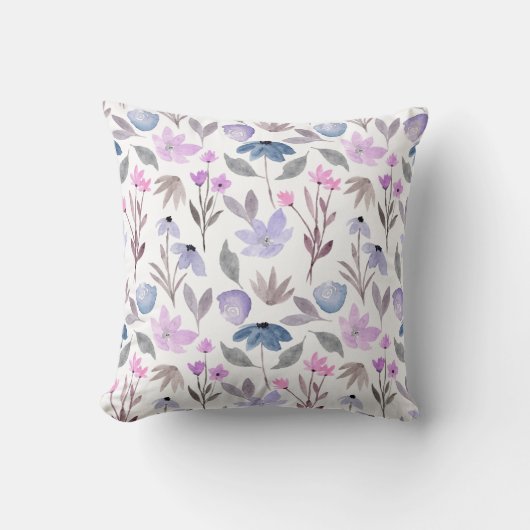 クロエ・ホールによる「Nature Escape Floral Accent Pillow」 クッション (正面)