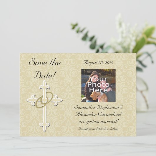 クロスが付いたゴールドのリング、エレガントなクリスチャン愛 招待状 (スタンド正面)