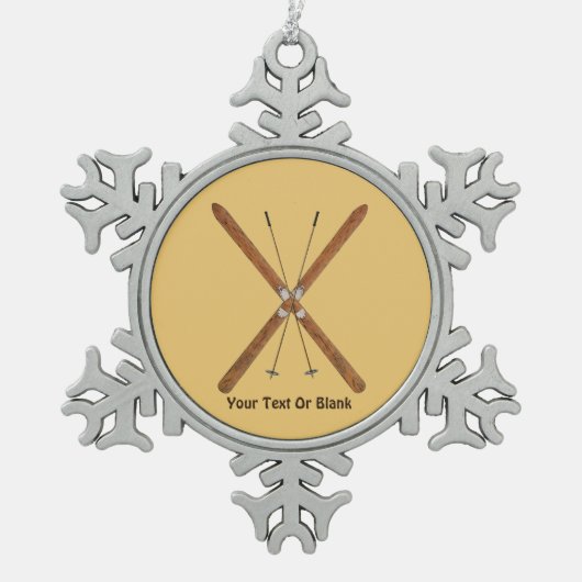クロスカントリーのスキーとポール スノーフレークピューターオーナメント (正面)