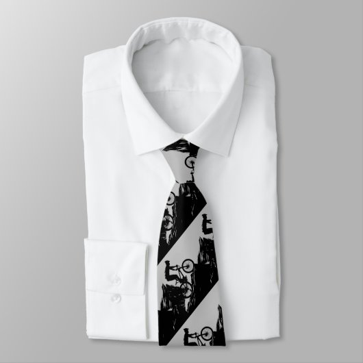 クロスカントリーマウンテンサイクリングバイクもしくは自転車に乗る人サイクル ネクタイ (タイ)