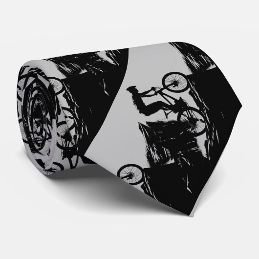 クロスカントリーマウンテンサイクリングバイクもしくは自転車に乗る人サイクル ネクタイ (ロール)
