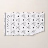 クロステニスラケットとボールパターンシンプル ハンドタオル (ハンドタオル)