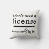 クロチェットフックライセンス工芸品ホワイト クッション (裏面)