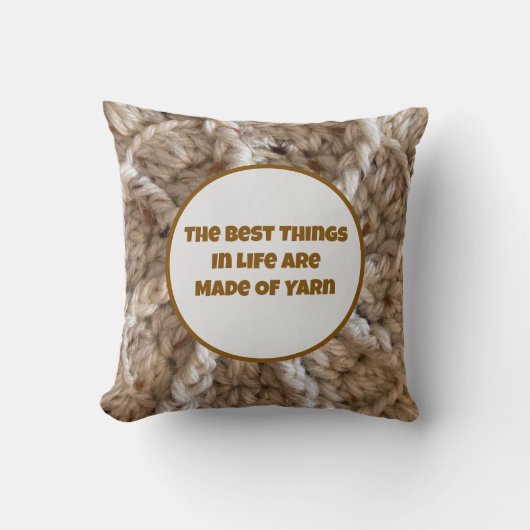 クロチェットベージュブルークレフターニットクレフティーブラブヤーン クッション (正面)