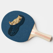 クロックシューズで眠るフワフワの子猫 卓球ラケット (横)