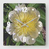 クロック/黄色の中心と白い牡丹。 スクエア壁時計 (正面)