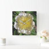 クロック/黄色の中心と白い牡丹。 スクエア壁時計 (ホーム)