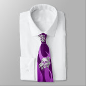 クロムは炎を競争させるスカルおよびバラの紫色を好みます ネクタイ (タイ)