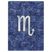 クロム蠍座〔占星術の〕十二宮図サインオンネイビーブルー迷彩柄 クリップボード (裏面)