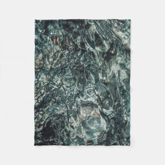 クローズアップ写真で水がはねる フリースブランケット (正面)