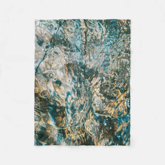 クローズアップ写真で水がはねる フリースブランケット (正面)