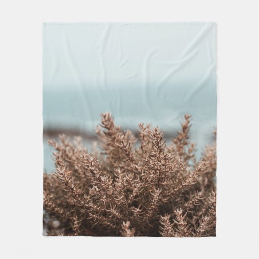 クローズアップ写真の茶色植物 フリースブランケット (正面)