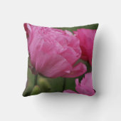 クローズアップ深い牡丹ピンクランヌカルス クッション (裏面)