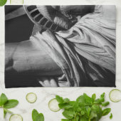 クローズアップ白黒の自由の女神ニューヨーク キッチンタオル (折り畳み)