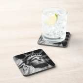 クローズアップ白黒の自由の女神ニューヨーク コースター (右側)