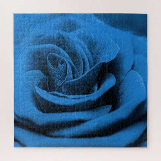 クローズアップ青の赤のローズ、マクロ美しい。 ジグソーパズル (縦)