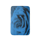 クローズアップ青の赤のローズ、マクロ美しい。 バスマット (正面縦)