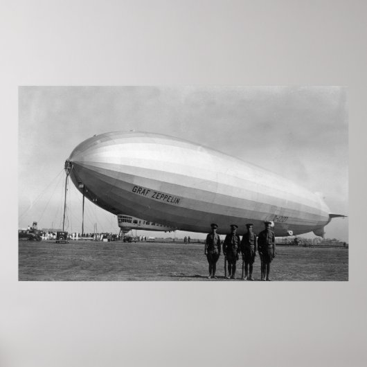 クローズアップGraf Zeppelin Blimpビュー ポスター (正面)
