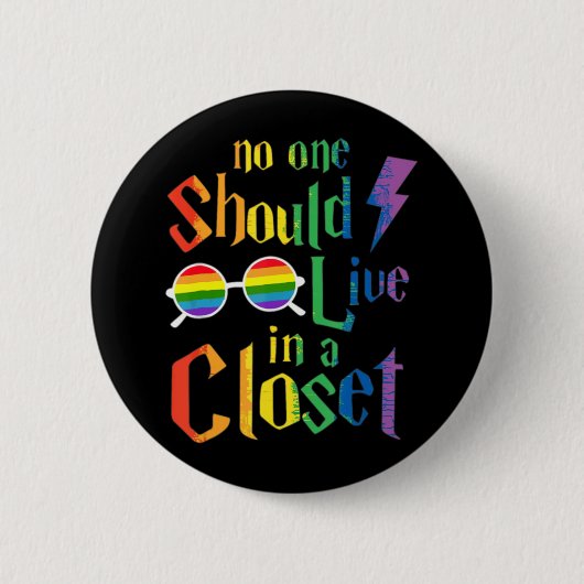 クローゼットのLgbtqゲイプライド・プロに住むべきでない 缶バッジ (正面)