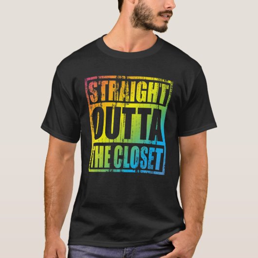 クローゼットを出し抜く – LGBTカッコいいメン誇りを持ったバー Tシャツ (正面)