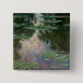クロード・モネによるピンクの緑の池の睡蓮 缶バッジ (正面)