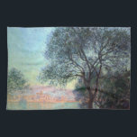 クロード・モネの『朝のアンティーブ』 キッチンタオル<br><div class="desc">クロード・モネの『朝の アンティーブ』（1888年）は、フランスの印象派の巨匠によるヴィンテージの印象派の美術品で、フランスのフレンチ・リビエラのアンティーブの街を樹木越しに望み、地中海を描いた海景画である。
アーティストについて:
クロード・モネ（1840-1926）は、フランスの印象派の絵画運動の創設者であり、ほとんどの彼の絵画は「野外」（屋外）スタイルの印象派の風景画である。</div>