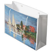 クロード・モネ – アルジェンテウイルのレガタス ラージペーパーバッグ (正面アングル)