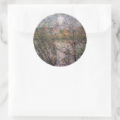 クロード・モネ – 枝を通して春 ラウンドシール (バッグ)