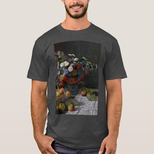 クロード・モネ - 花と果物のある静物画 Tシャツ (正面)