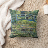 クロード・モネ – Water Lily Pond & Japanese Bridge クッション (ブランケット)