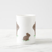 クローバーに飾り立てたバンニー ボーンチャイナマグカップ (正面)