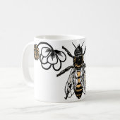 クローバーを持つ働きバチ コーヒーマグカップ (正面左)