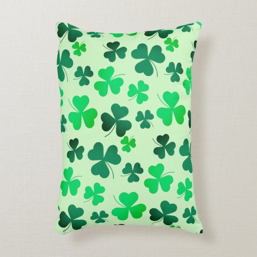 クローバーシャムロックアイリッシュグリーン春St patricks day アクセントクッション (正面(垂直))