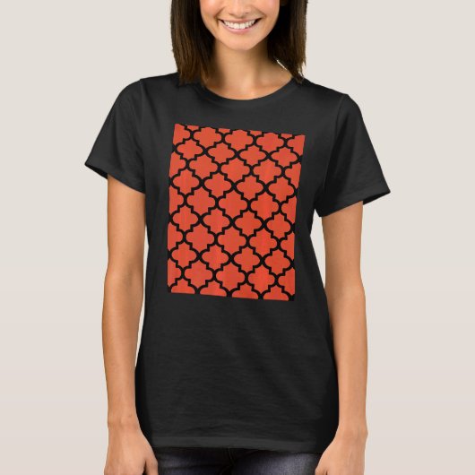 クローバーパターン(赤の黒い輪郭) Tシャツ (正面)