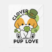 クローバーパップラブ – St. Patrick's Day Dog Design フリースブランケット (正面)