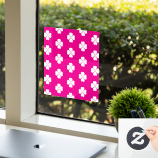 クローバー風味の窓が貼り付いている ウィンドウサイン