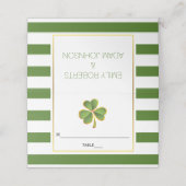 クローバー、緑のストライプアイリッシュ結婚の折り畳まれた護衛 プレイスカード (外部開封)