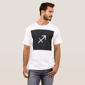 クロームのような射手座の星座が黒地に輝く Tシャツ (正面フル)