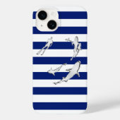 クロームダイバーとサメプリントオンネイビーストライプズ Case-Mate iPhoneケース (裏面)