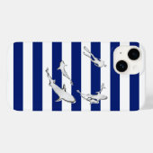 クロームダイバーとサメプリントオンネイビーストライプズ Case-Mate iPhoneケース (裏面 (横))