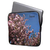 クワンサンさくらんぼラップトップスリーブ。パーソナライズ！ ラップトップスリーブ (正面左)
